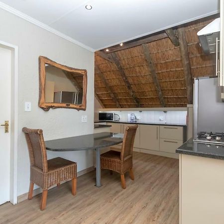 50 On Shepherd Boutique Guest House Sandton Eksteriør bilde