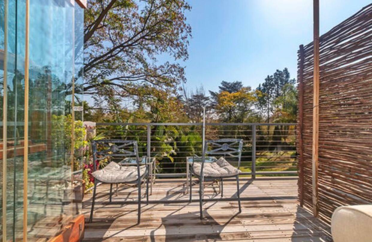 50 On Shepherd Boutique Guest House Sandton Eksteriør bilde