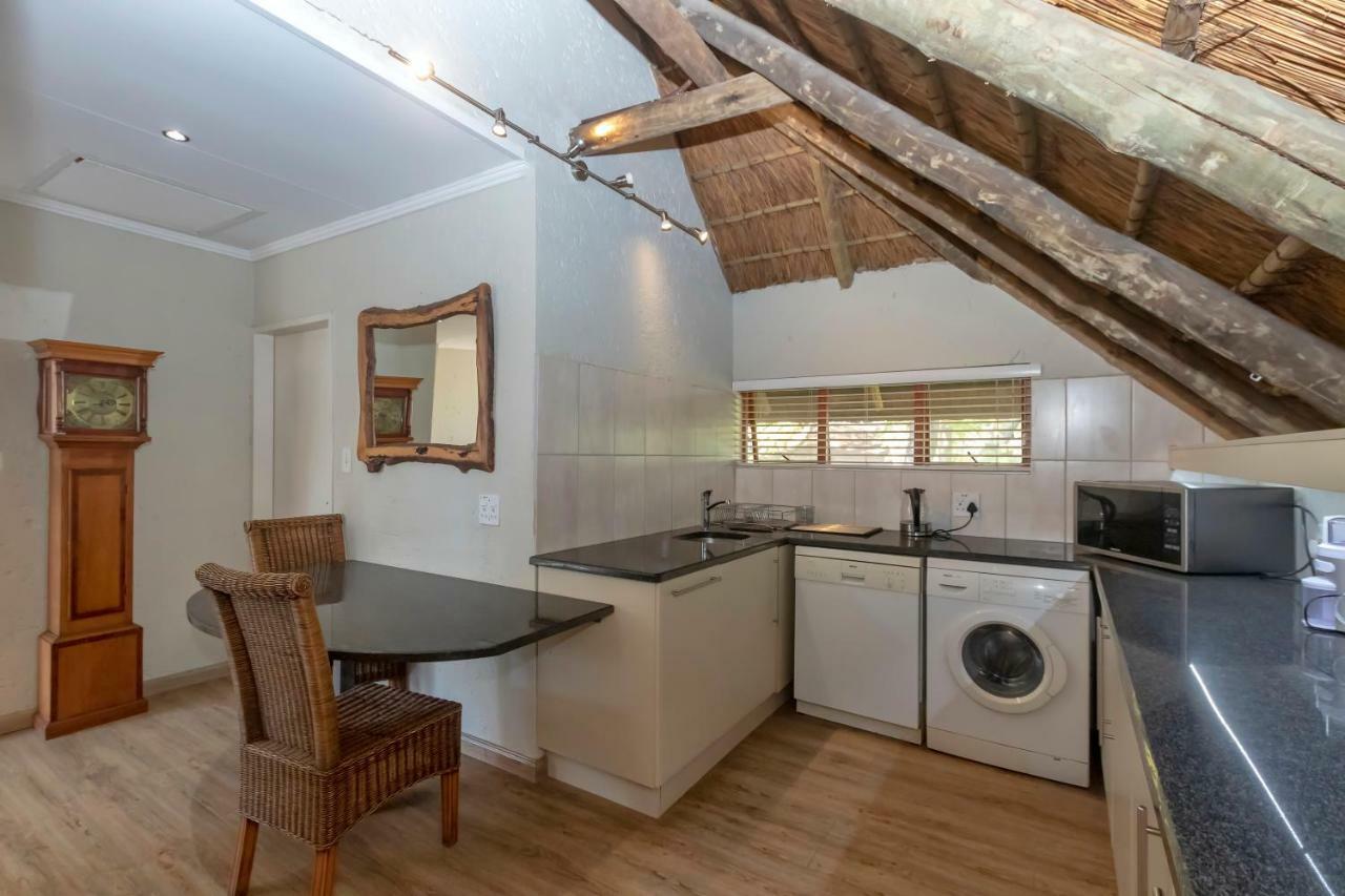 50 On Shepherd Boutique Guest House Sandton Eksteriør bilde