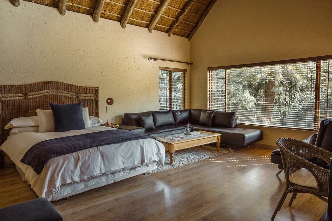 50 On Shepherd Boutique Guest House Sandton Eksteriør bilde